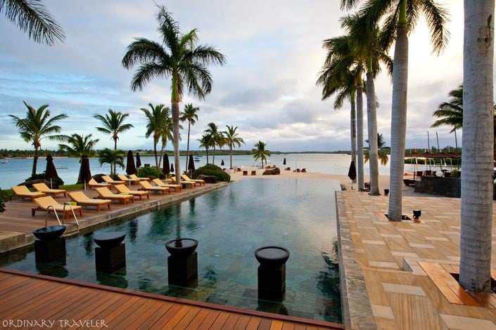 Four Seasons Resort Mauritius at Anahita Review The Four Seasons Mauritius Pool Overlooking Ocean