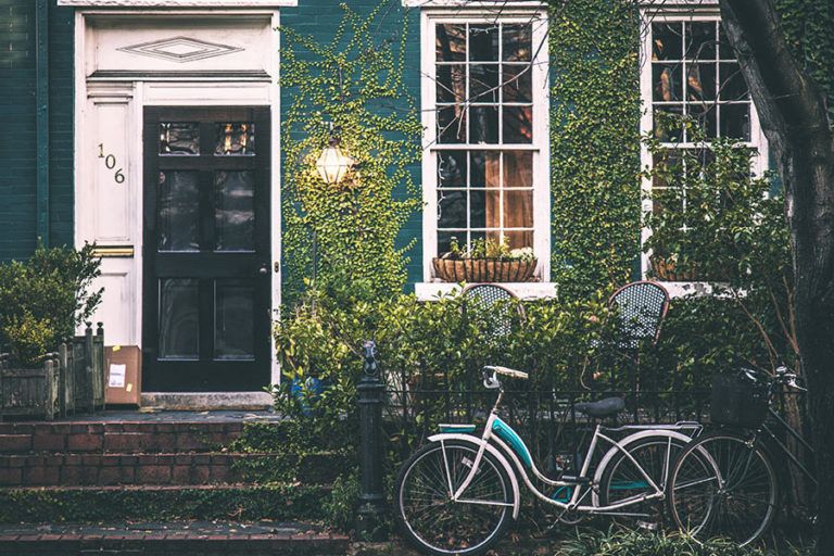 Best Smart Home Products to Protect Your Home While Traveling