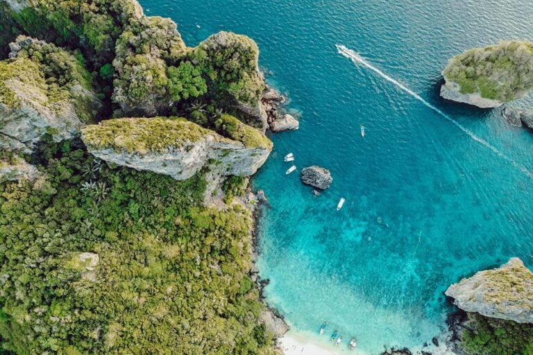 10 Best Work Abroad Experiences Around The World