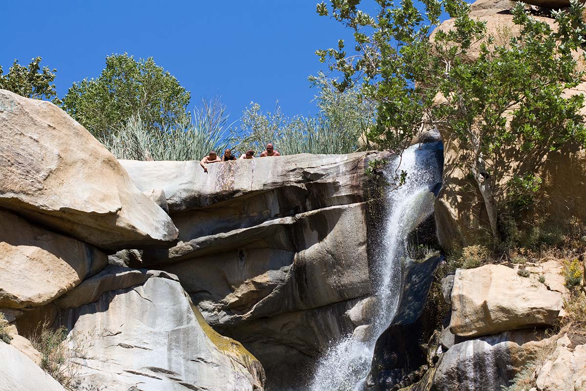 Devil's Punch Bowl - Cedar Creek Falls