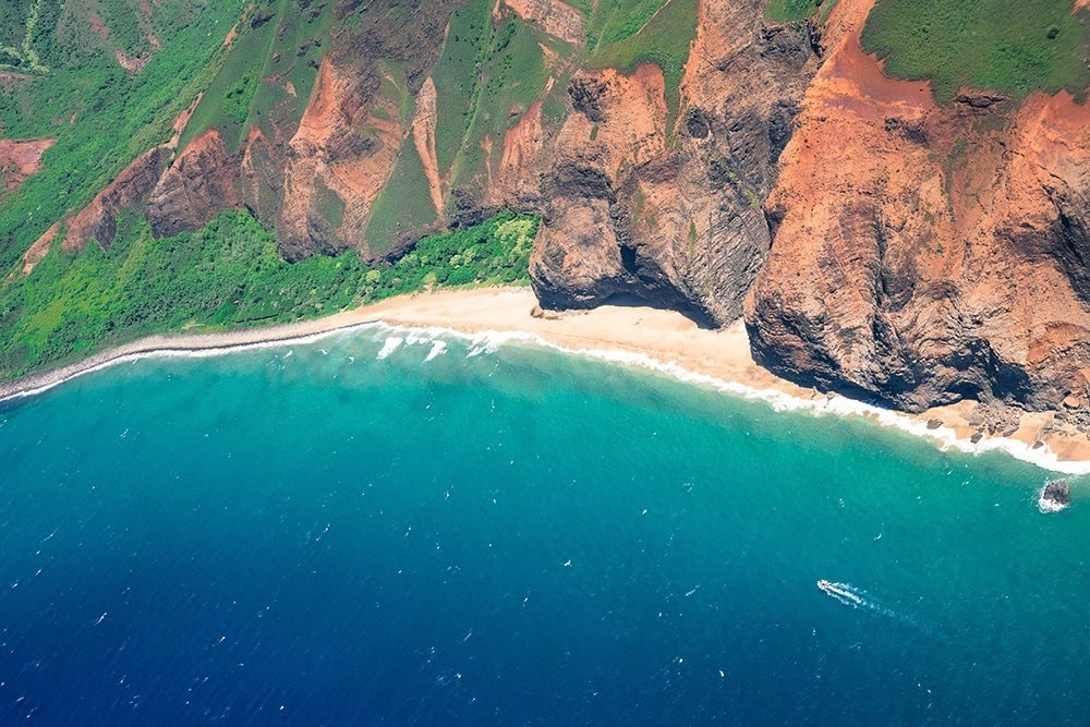 25 Best Honeymoon Destinations Around The World (And Where To Stay)