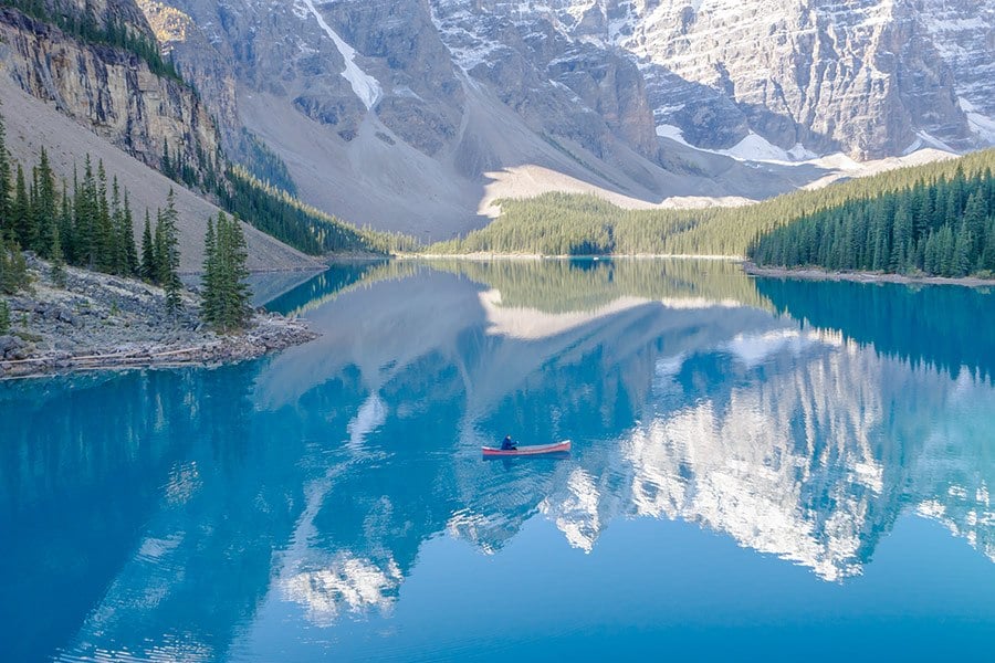 How to Keep in Touch While Traveling Abroad