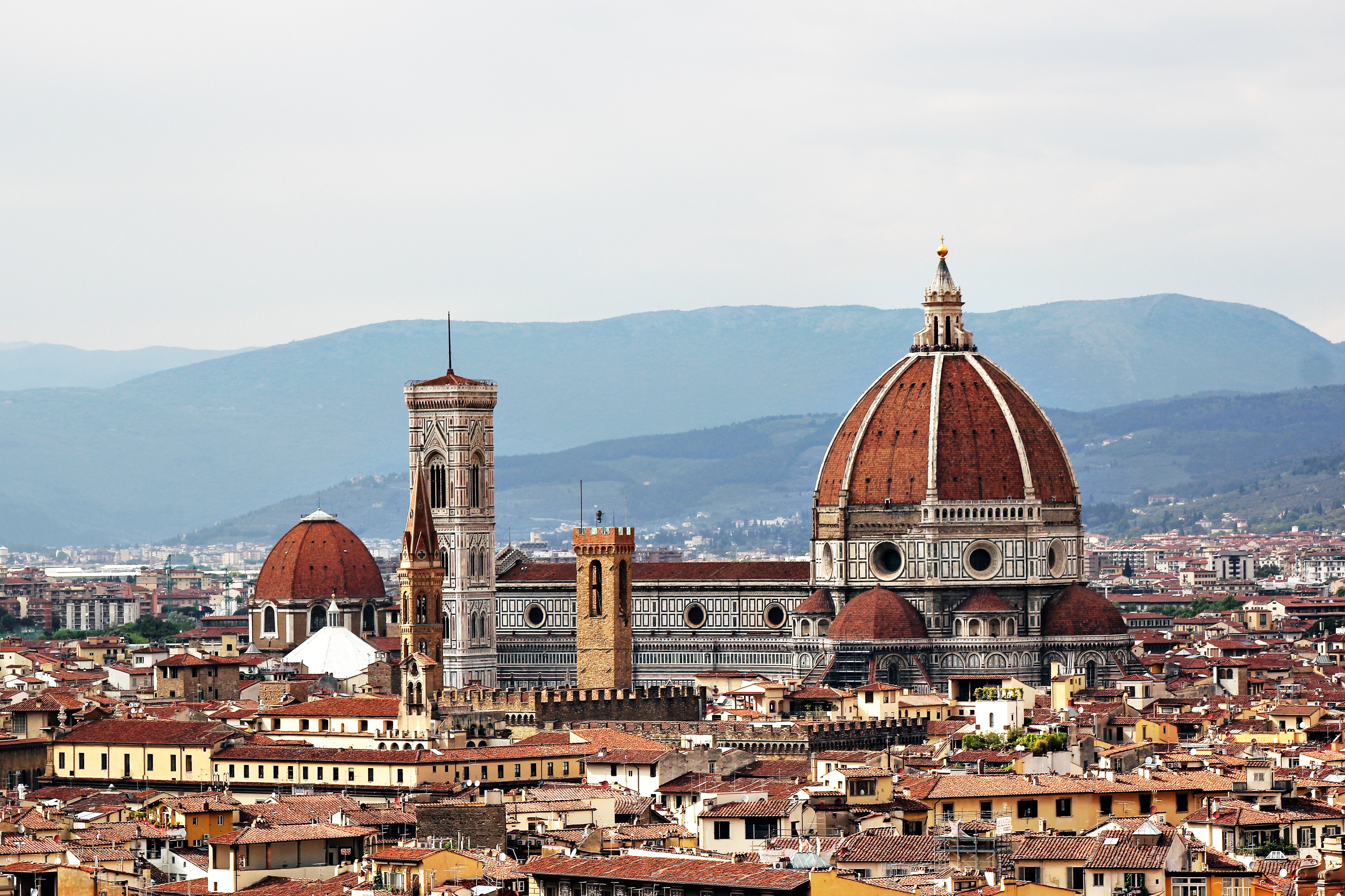 25 Best Honeymoon Destinations Around The World (And Where To Stay)